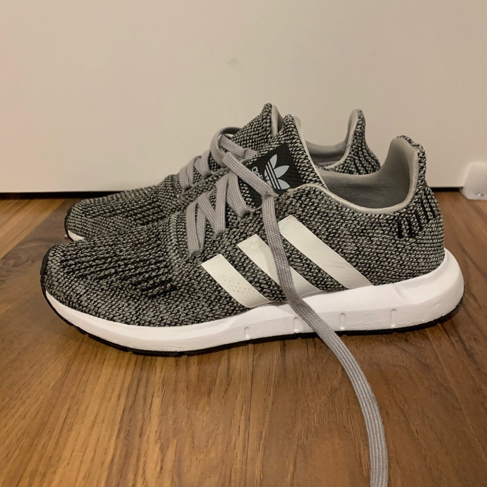 Adidas sneaker - Picture 2 of 5